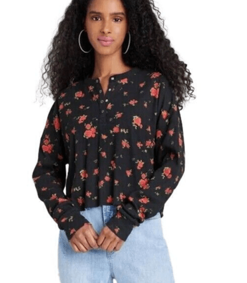 Wild Fable Clothing, Shoes & Accessories:Women:Women's Clothing:Tops Wild Fable Women's Black w/Red Roses Crew Neck Long Sleeve Cropped Top Sz M~ NWT