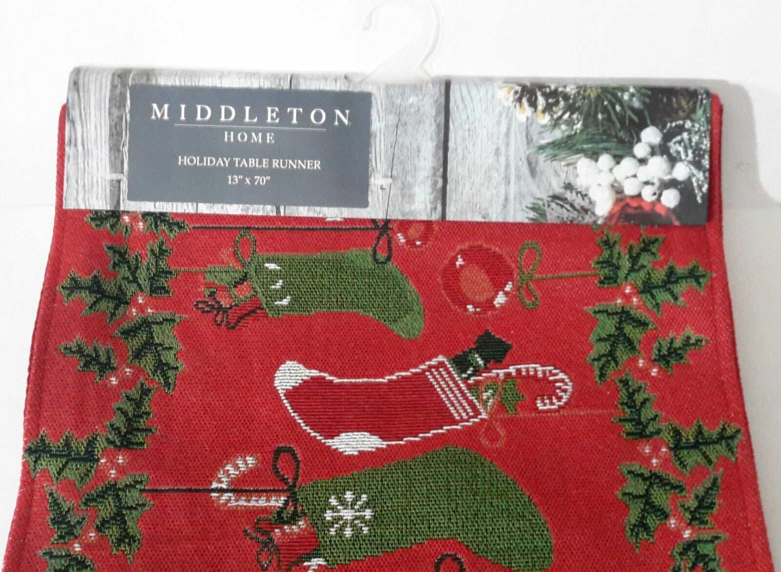 Middleton Home Home & Garden:Kitchen, Dining & Bar:Linens & Textiles:Table Runners Red Christmas Tapestry Table Runner w/Christmas Stockings Lined ~ 13" x 70 ~ New